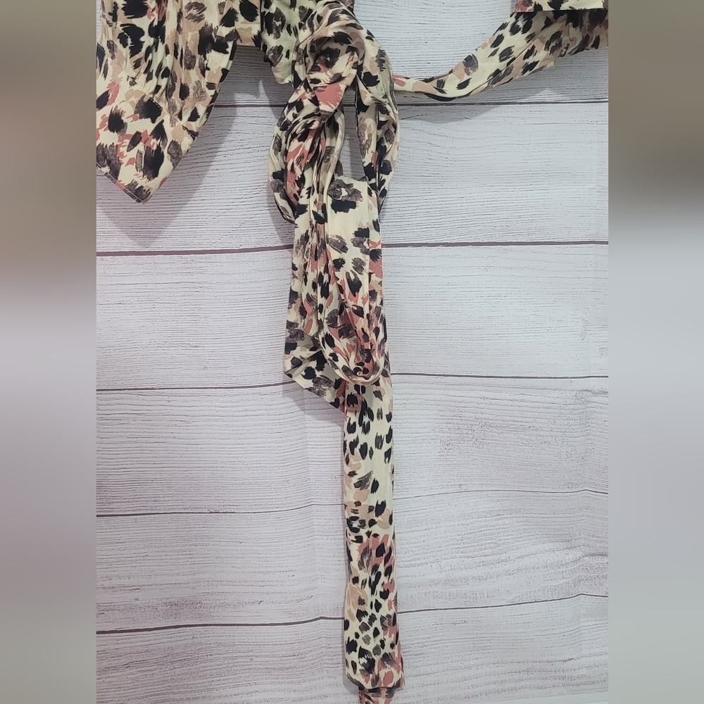 Nwt Gorgeous Reitmans Animal Print 🐾 Sexy Trendy wrap style blouse Size 2XL - Picture 11 of 12